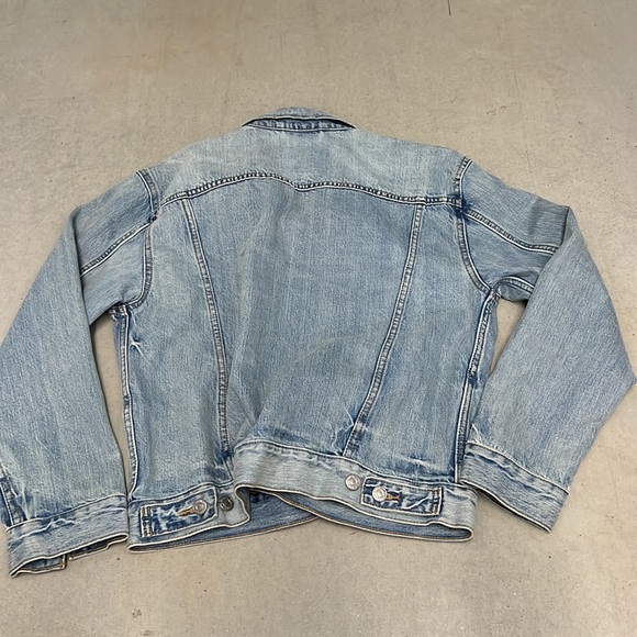 Levi’s Denim Jacket - Picture 3 of 6